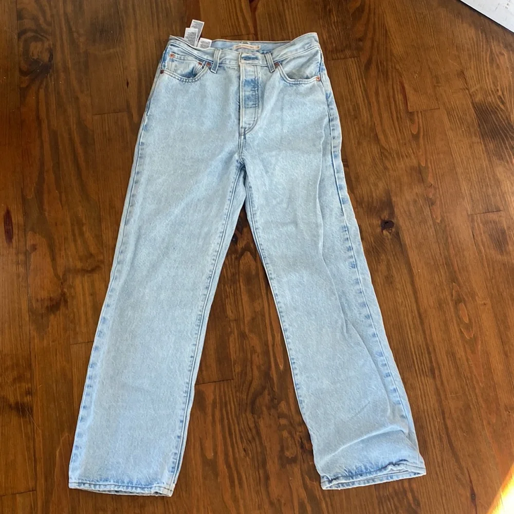 Levi’s Ribcage Jean - Picture 2 of 2
